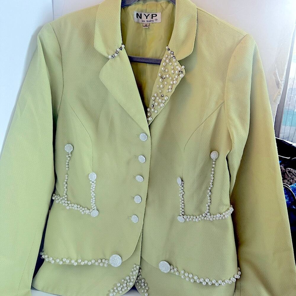 NYP SUITS SPRING GREEN BLAZER EMBELLISHED w/ FAUX PEARL & WHITE BUTTONS SIZE 10